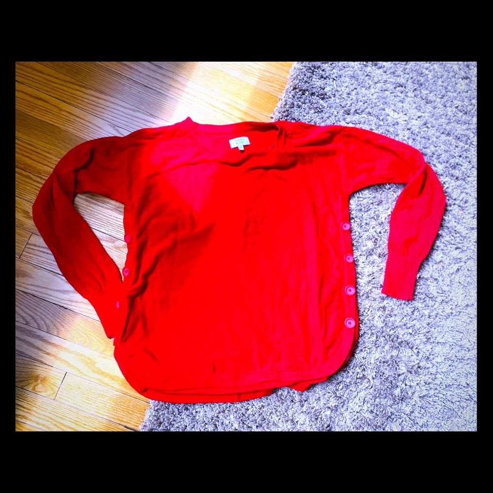 New without tags Crown and Ivy red sweater